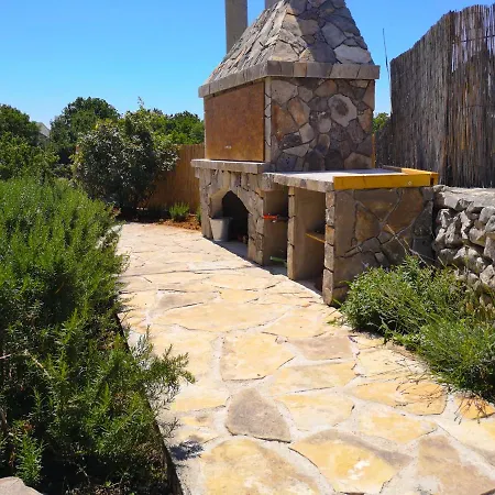 Сasa de vacaciones Marko With Football Field Drniš