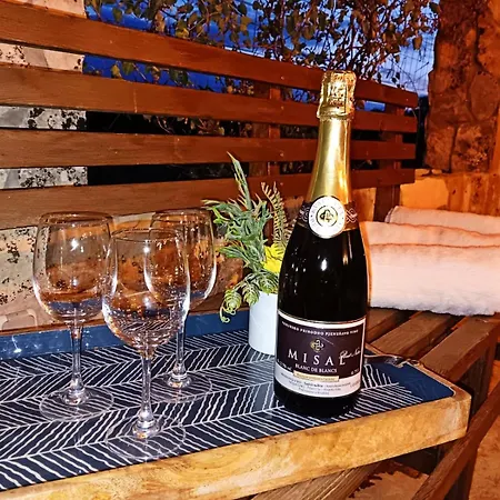 Сasa de vacaciones Marko With Football Field Drniš