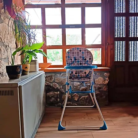 Сasa de vacaciones Marko With Football Field Drniš