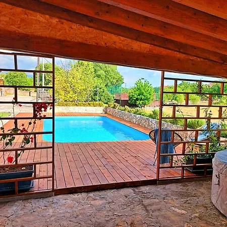 Marko With Football Field Сasa de vacaciones