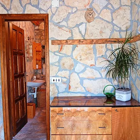 Marko With Football Field Сasa de vacaciones Drniš