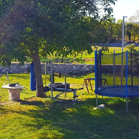 Marko With Football Field Сasa de vacaciones *