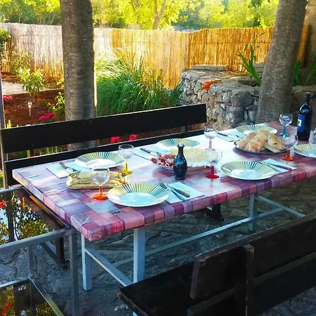 Marko With Football Field Сasa de vacaciones Drniš