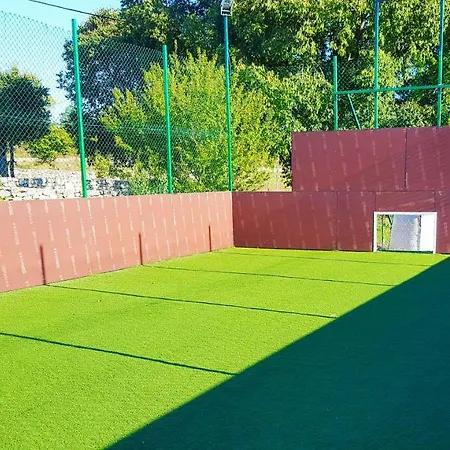 Marko With Football Field Сasa de vacaciones Drniš