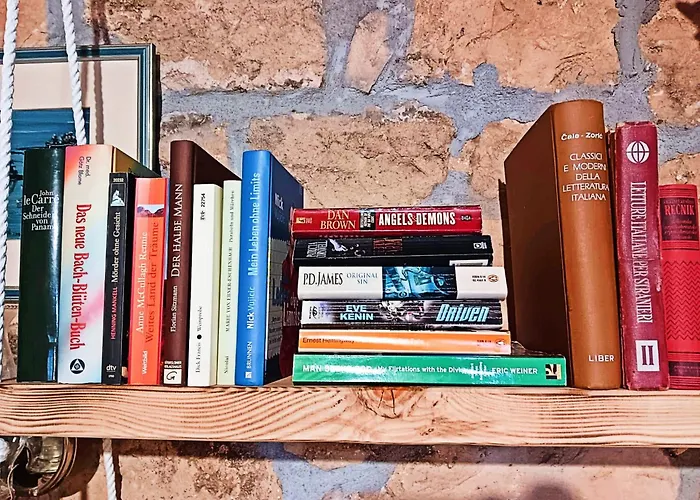 Marko With Football Field Vakantiehuis Drniš