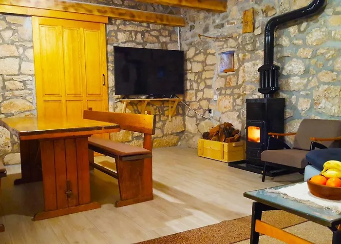 Vakantiehuis Marko With Football Field