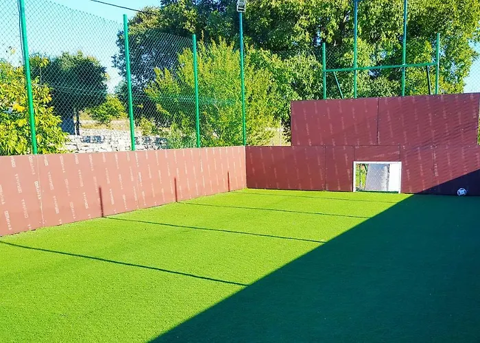 Marko With Football Field Vakantiehuis Drniš